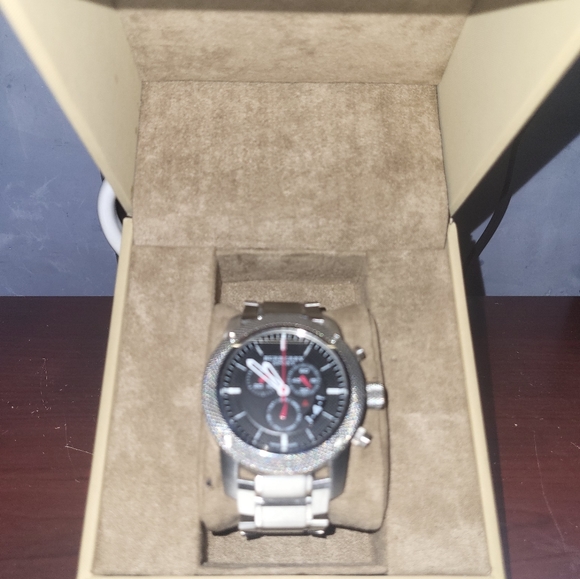 Burberry MENS watch silver in color - Picture 4 of 6